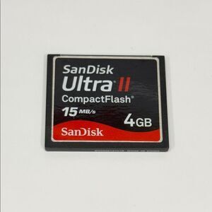 SanDisk Ultra II 4GB CompactFlash Card - Black and Red